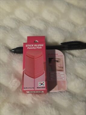 touch in SOL Stick Blush Punchy Pink - Vibrant Pink Cheek & Lip Tint